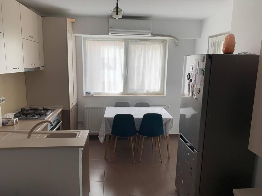 Lovely Bacau 1 Bedroom Apartment Экстерьер фото