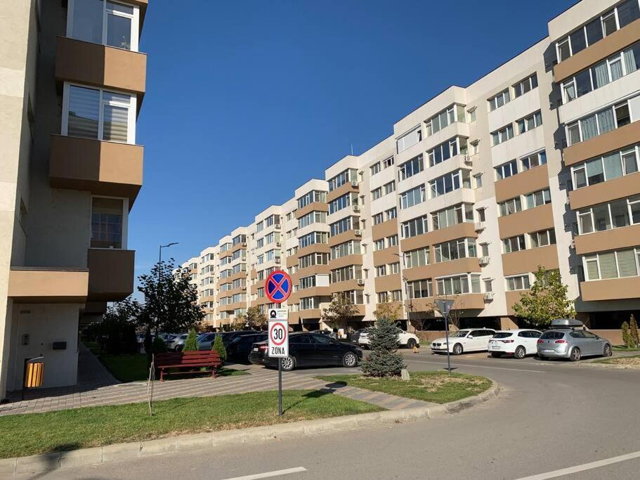 Lovely Bacau 1 Bedroom Apartment Экстерьер фото