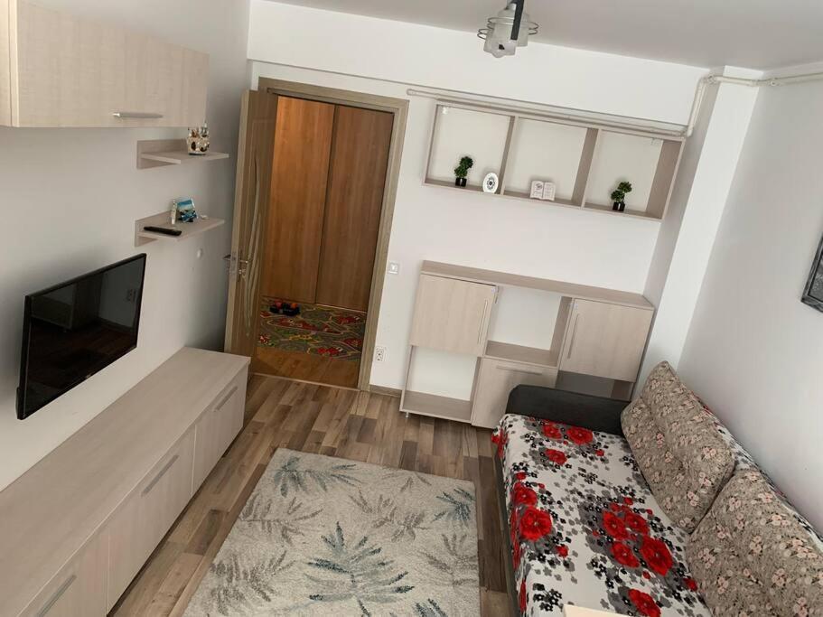 Lovely Bacau 1 Bedroom Apartment Экстерьер фото